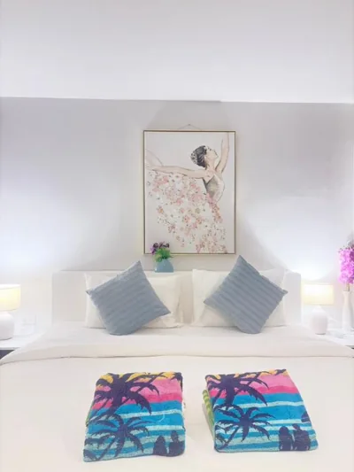 Family Room con vistas al mar — Seaside Patong House - Newly Open